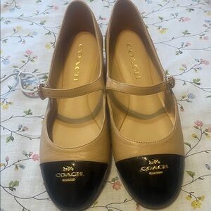 Coach Women's Nude Blush and Black Flats